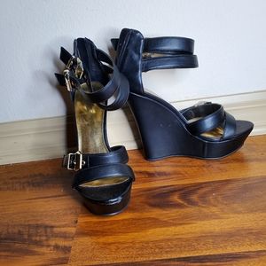 Sexy Size 10 5" black Wedges
